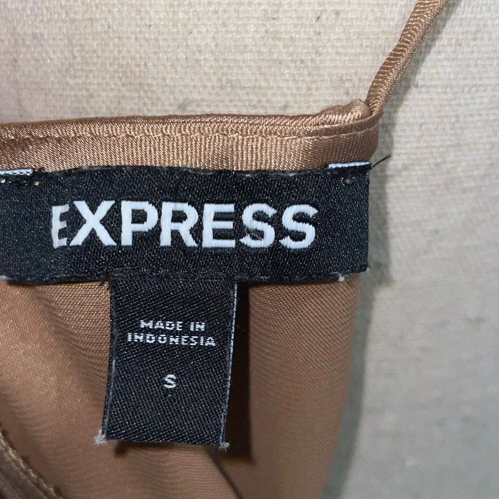 Express Dress with Knot Detail - Picture 8 of 9